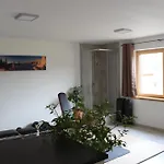 Schwarz Mit Terrasse Apartman