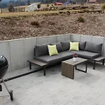 Schwarz Mit Terrasse