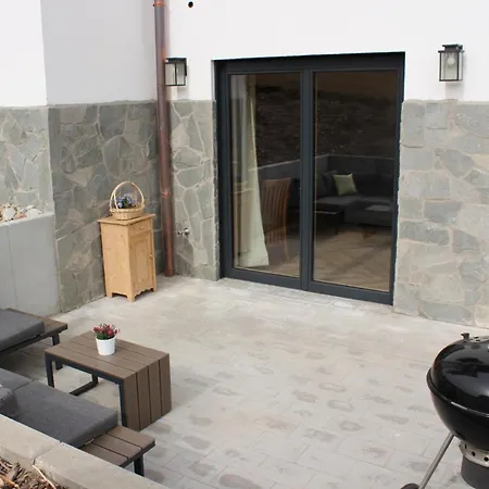 Διαμέρισμα Schwarz Mit Terrasse