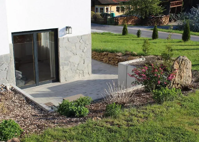 Schwarz Mit Terrasse דירה *